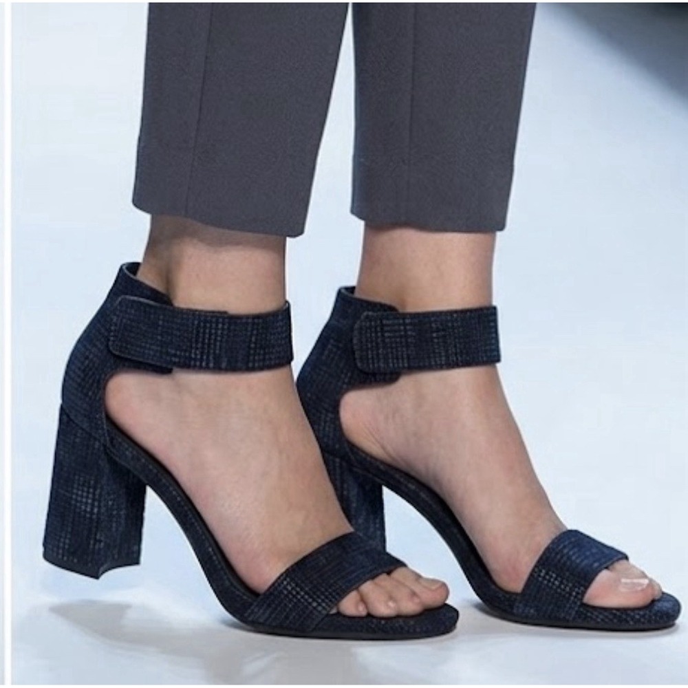 Pedro García black Blue textured block-heel sandals Size 41 US 10 Textured